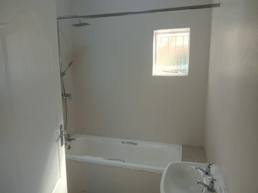 4 Bedroom Property for Sale in Noorsekloof Eastern Cape
